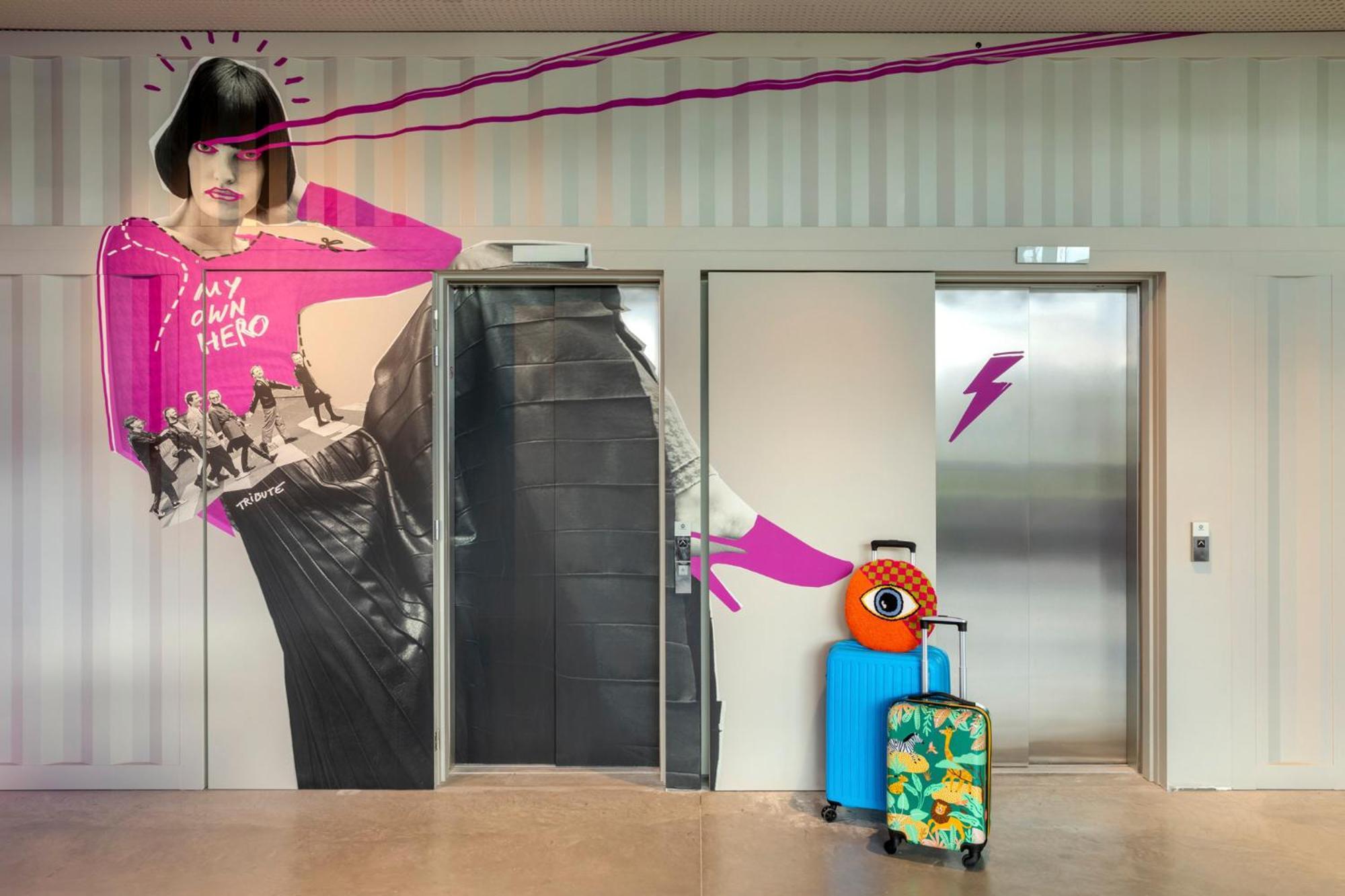 Hotel Moxy Antwerpia Zewnętrze zdjęcie