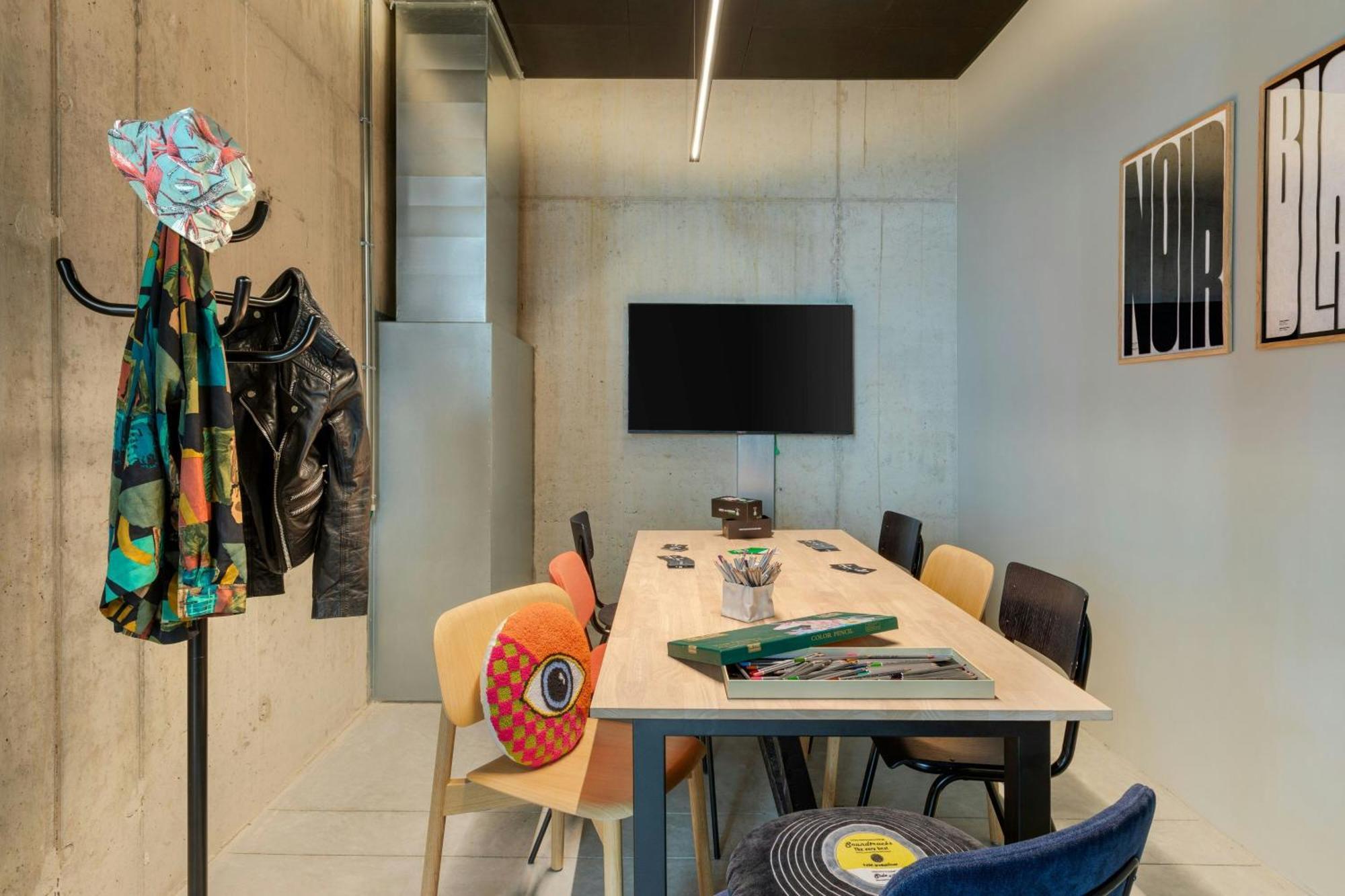 Hotel Moxy Antwerpia Zewnętrze zdjęcie
