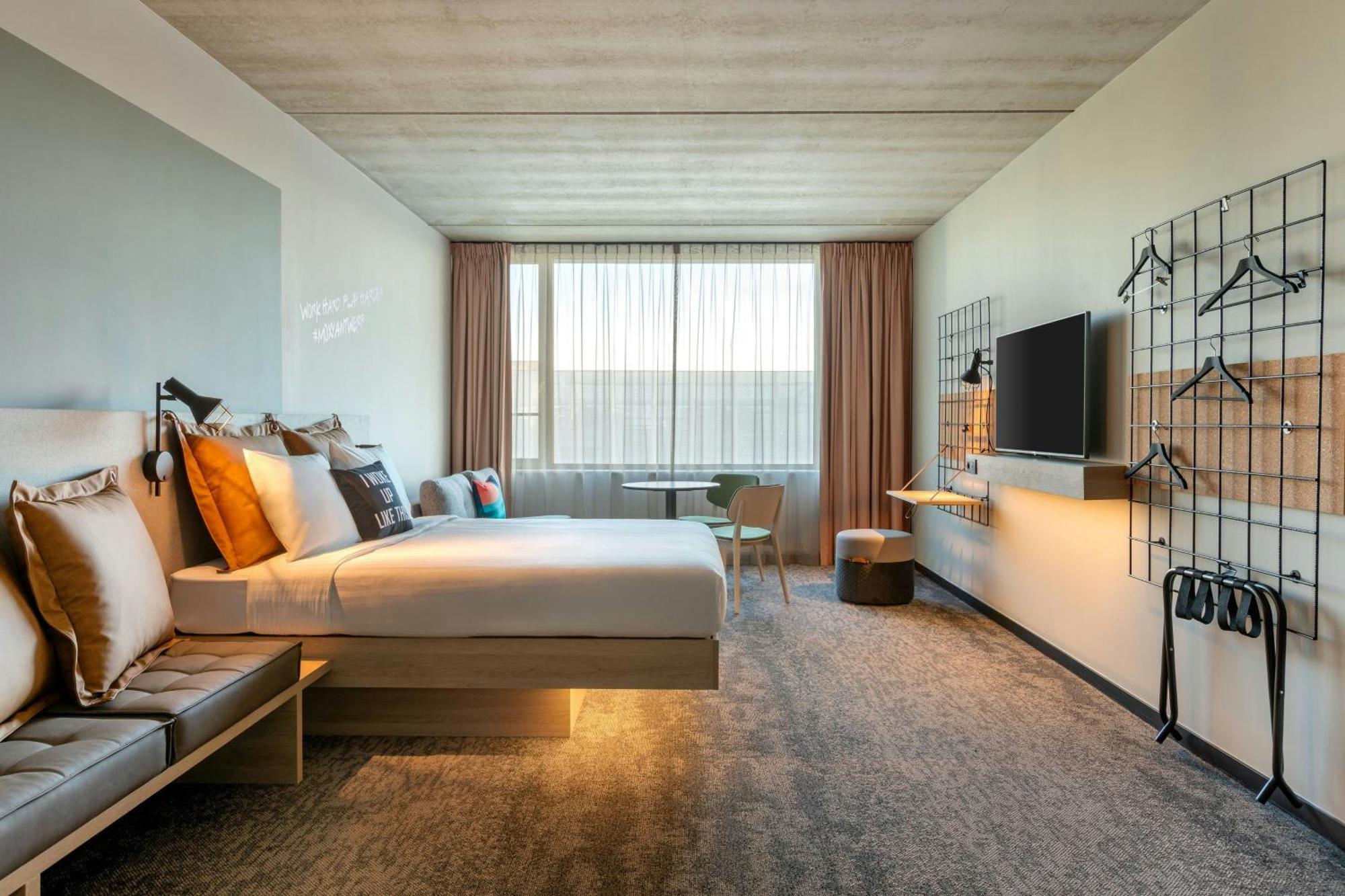 Hotel Moxy Antwerpia Zewnętrze zdjęcie