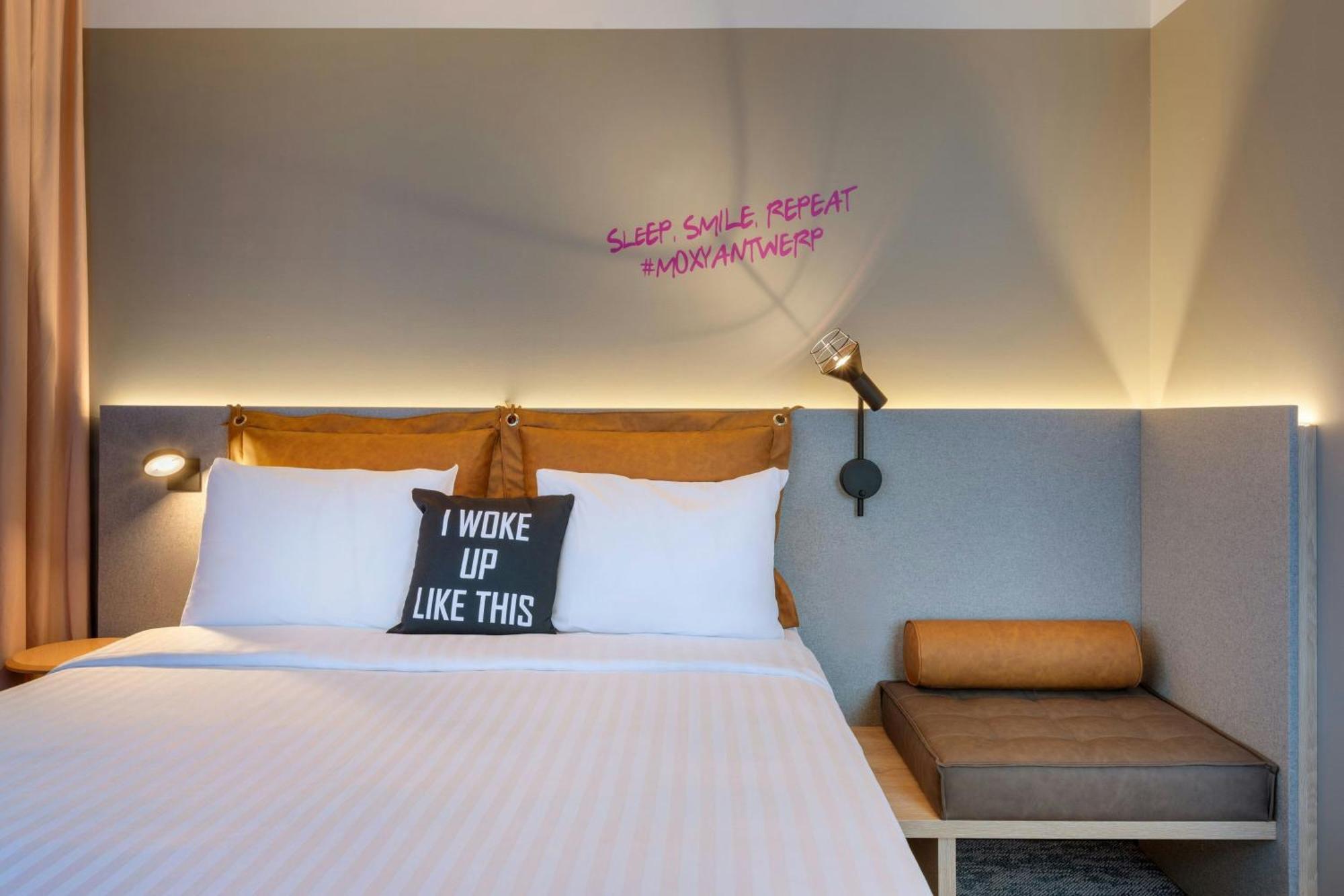 Hotel Moxy Antwerpia Zewnętrze zdjęcie