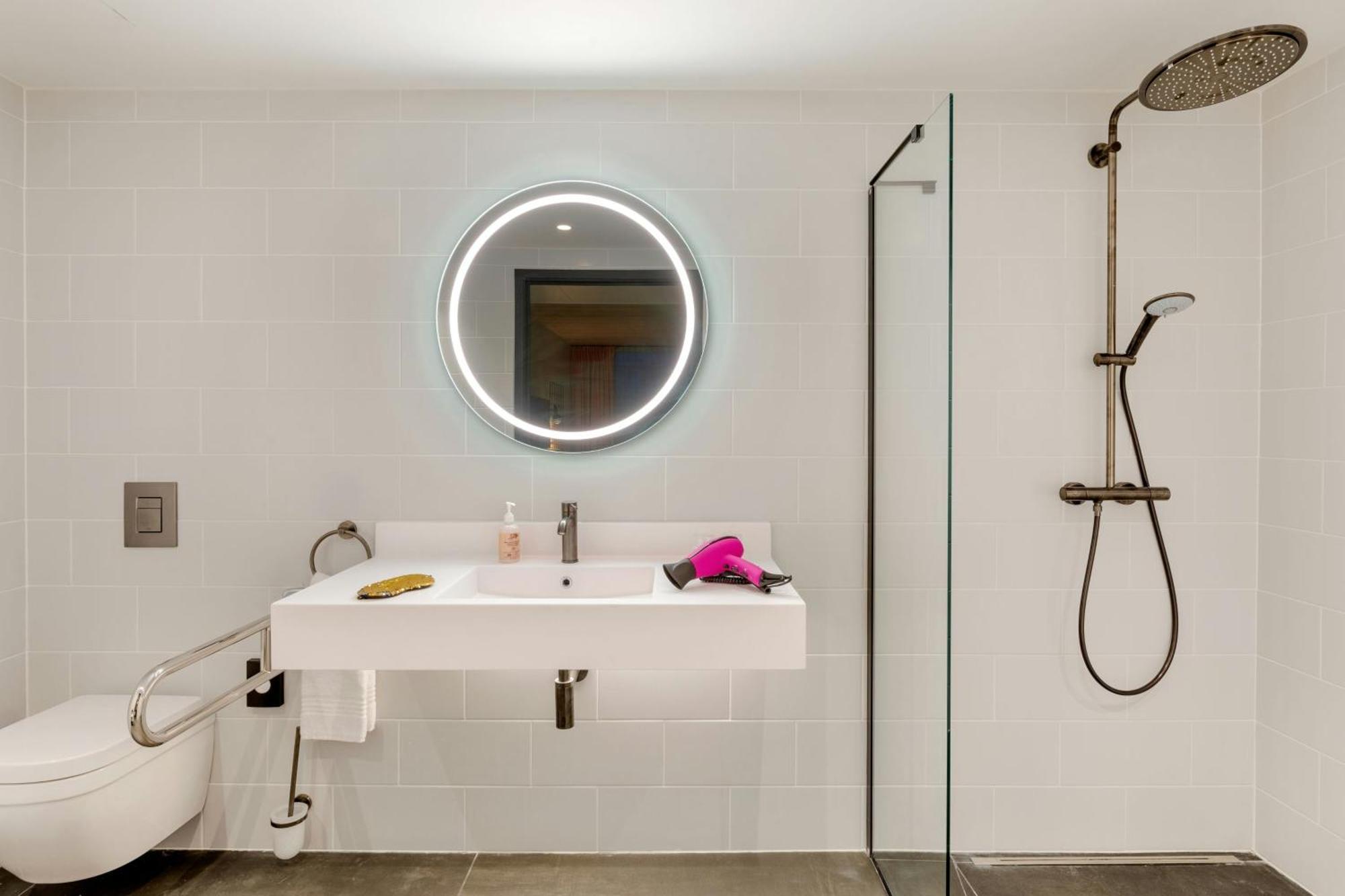 Hotel Moxy Antwerpia Zewnętrze zdjęcie