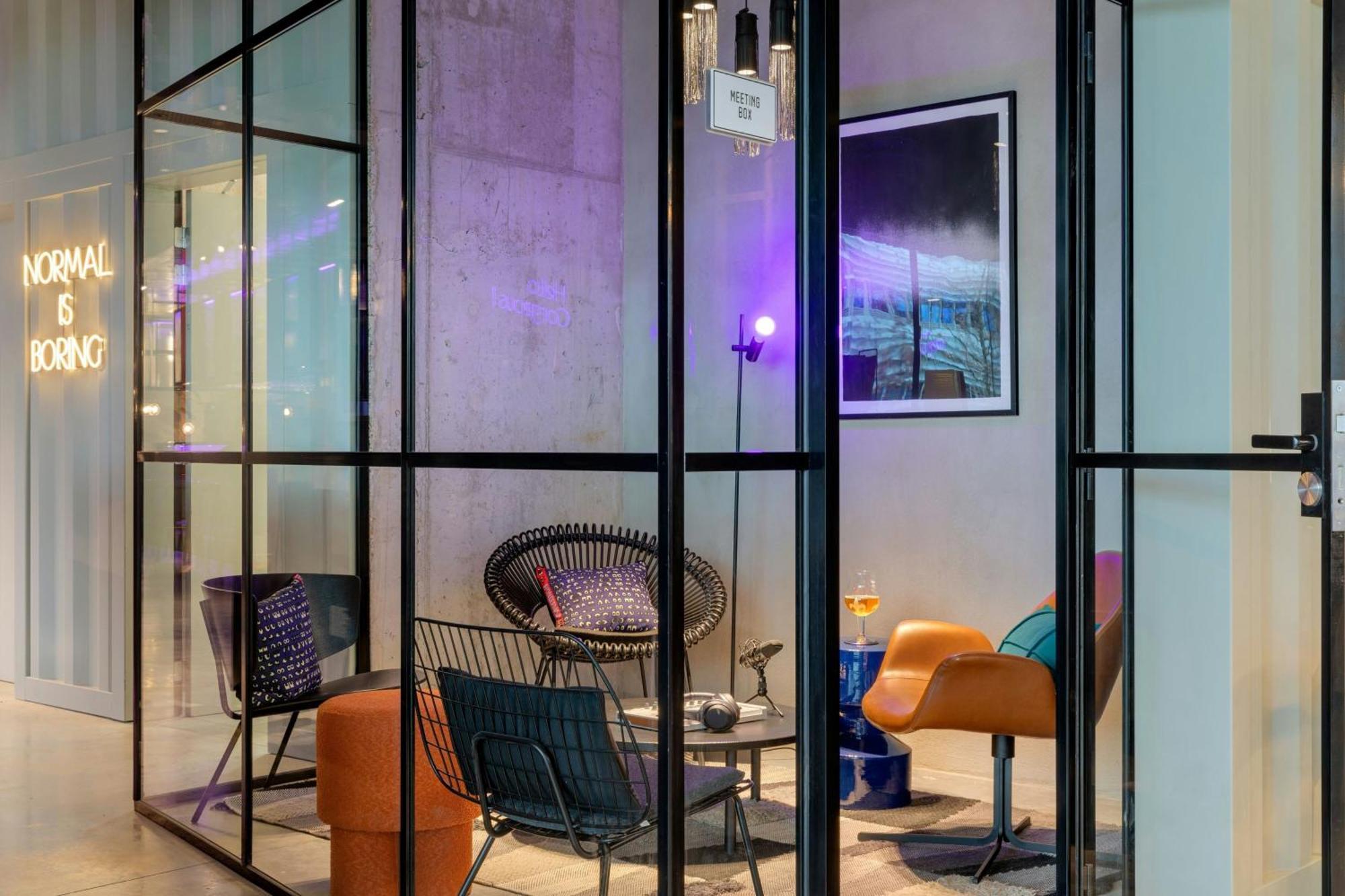 Hotel Moxy Antwerpia Zewnętrze zdjęcie