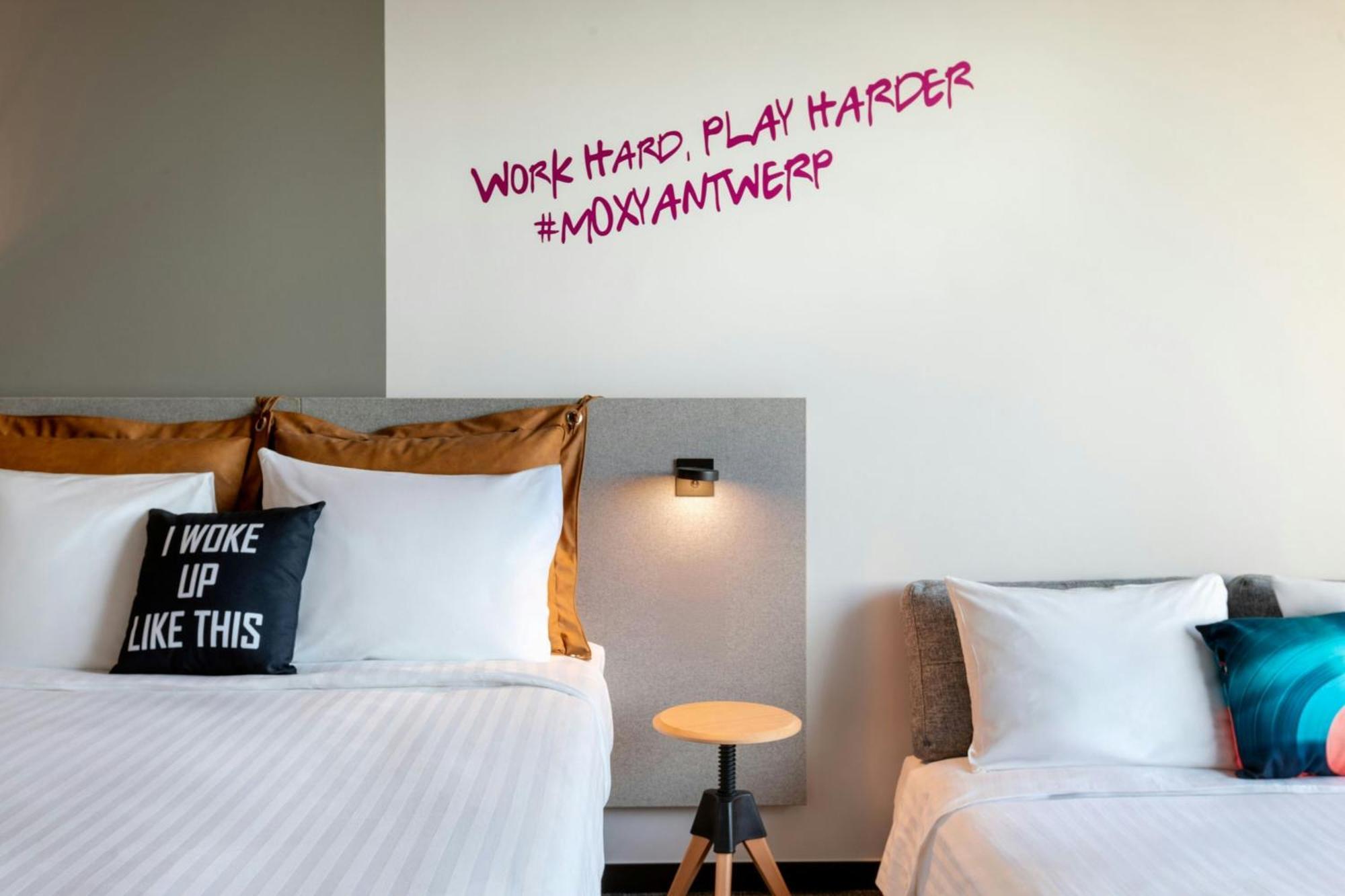 Hotel Moxy Antwerpia Zewnętrze zdjęcie
