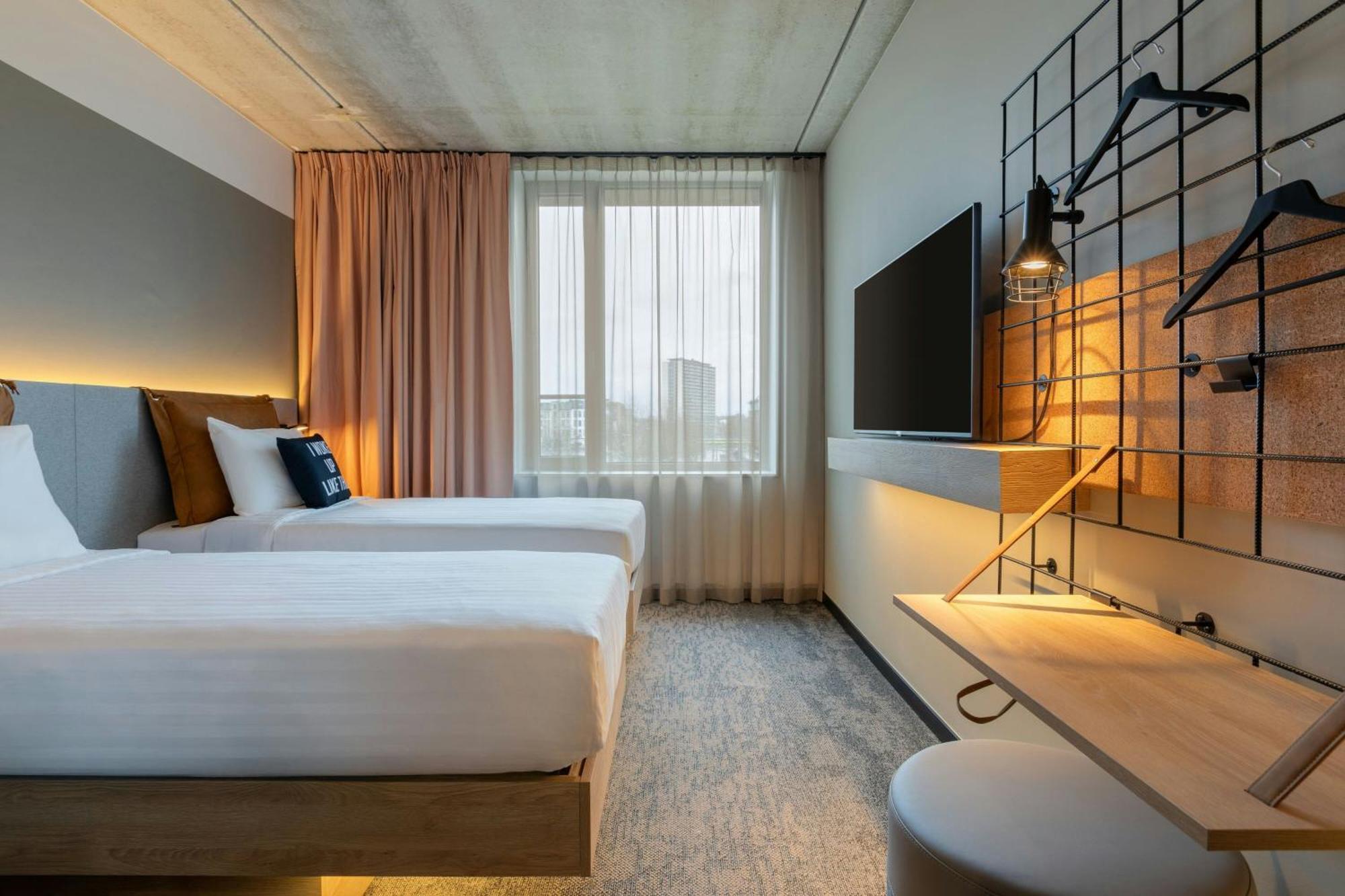 Hotel Moxy Antwerpia Zewnętrze zdjęcie