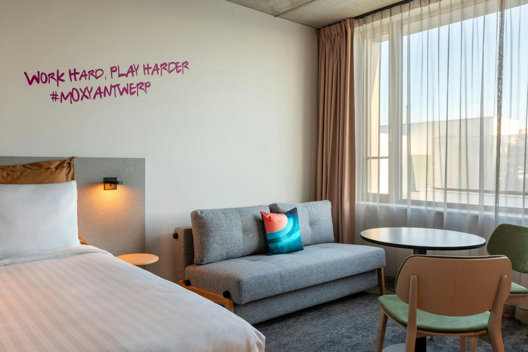 Hotel Moxy Antwerpia Zewnętrze zdjęcie